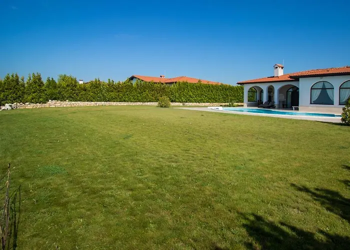 Private First Line With Sea View In Blacksearama Golf A Location Privacy Pool * Bałczik