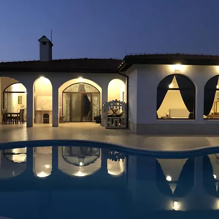 빌라 Private First Line With Sea View In Blacksearama Golf A Location Privacy Pool